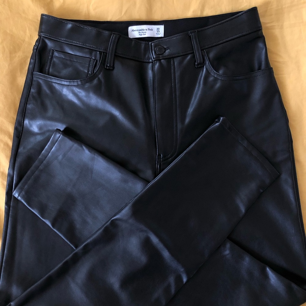 A&F Faux Leather High Waisted Skinny Jean. Size 10L (Waist 30). Curve Love.